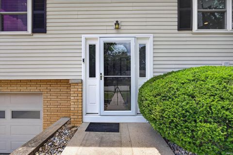Tiny photo for 500 S Westwood Drive, Bloomington, IN 47403 (MLS # 202620672)