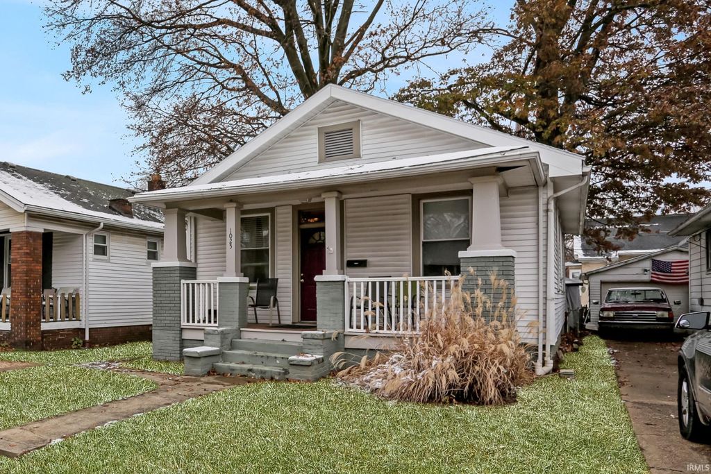 Photo of 1025 Jefferson Avenue, Evansville, IN 47714 (MLS # 202548274)
