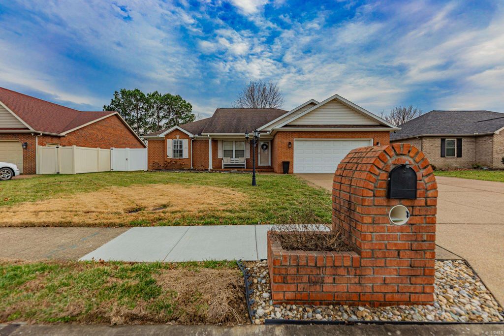 Photo of 649 Sterchi Drive, Evansville, IN 47711 (MLS # 202601870)