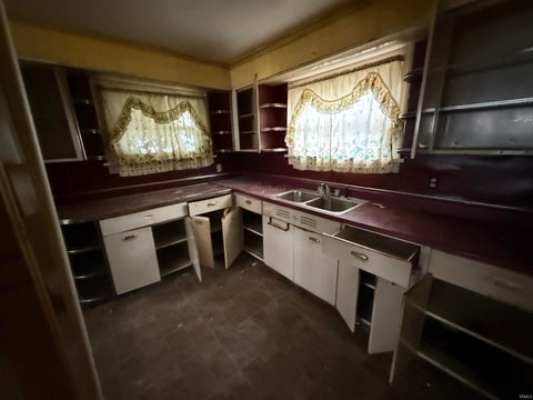 Tiny photo for 2617 W Washington Street, South Bend, IN 46619 (MLS # 202637245)