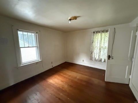 Tiny photo for 2617 W Washington Street, South Bend, IN 46619 (MLS # 202637245)