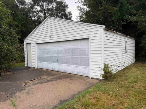 Tiny photo for 2617 W Washington Street, South Bend, IN 46619 (MLS # 202637245)