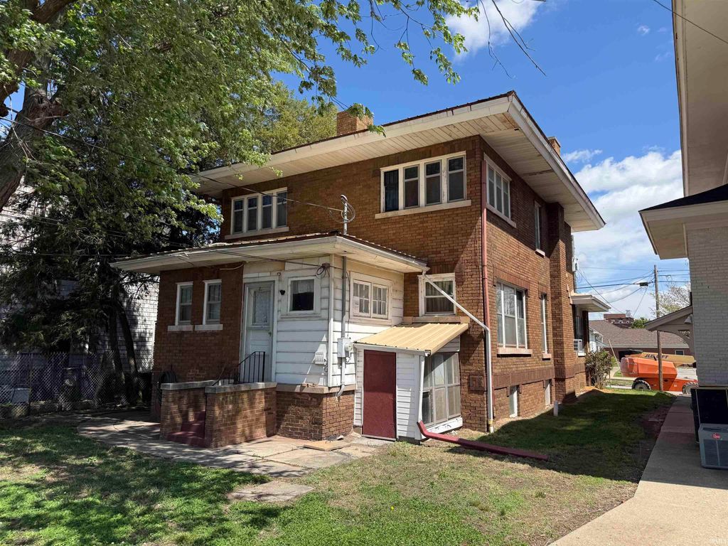 Photo of 307 Church Street, Vincennes, IN 47591 (MLS # 202613594)