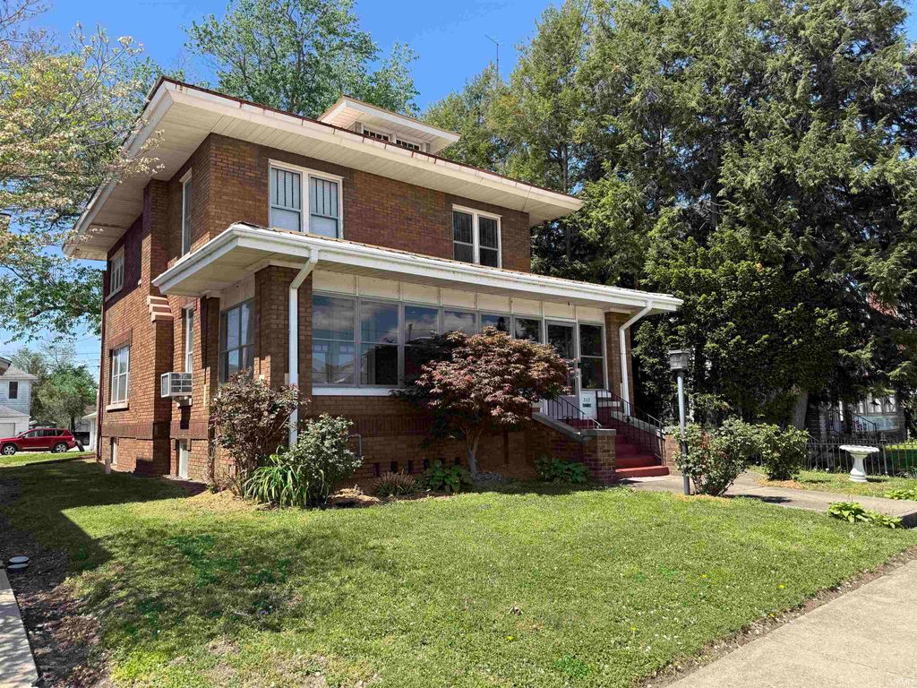 Photo of 307 Church Street, Vincennes, IN 47591 (MLS # 202613594)