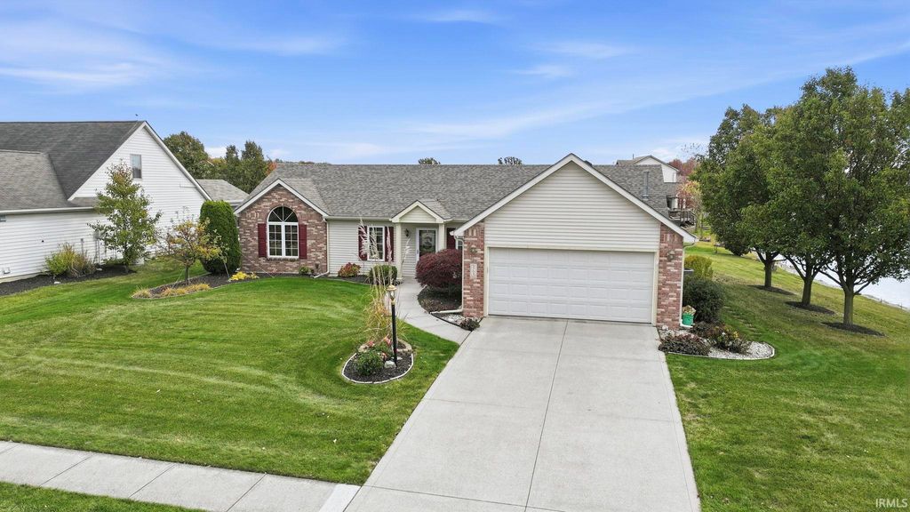 Photo of 9704 Kildare Crossing, Fort Wayne, IN 46835 (MLS # 202549356)