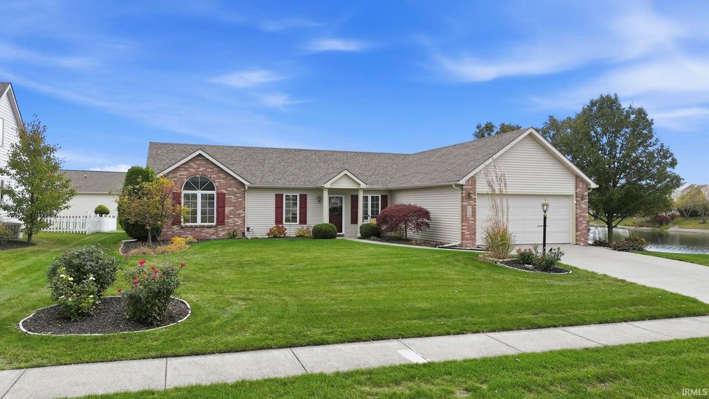 Photo of 9704 Kildare Crossing, Fort Wayne, IN 46835 (MLS # 202549356)