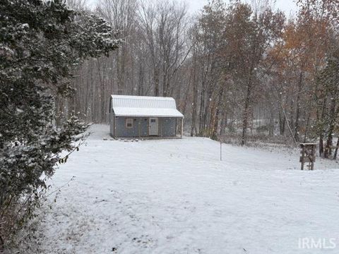 Tiny photo for 235 N Corporation Line Road, Veedersburg, IN 47987 (MLS # 202545512)