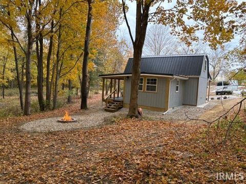 Tiny photo for 235 N Corporation Line Road, Veedersburg, IN 47987 (MLS # 202545512)