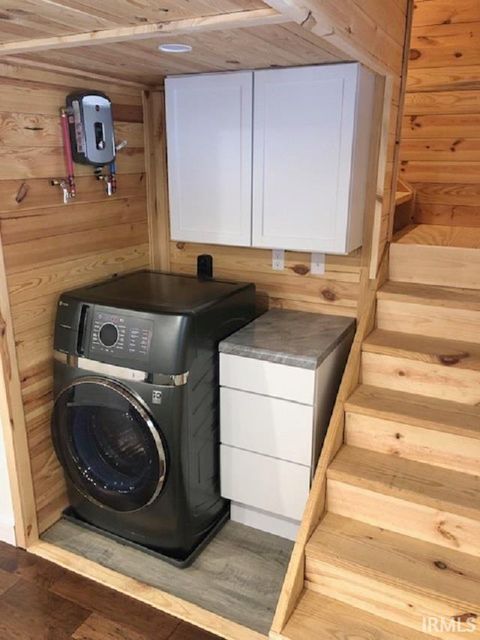 Tiny photo for 235 N Corporation Line Road, Veedersburg, IN 47987 (MLS # 202545512)