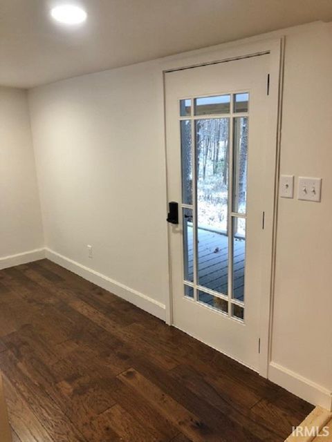 Tiny photo for 235 N Corporation Line Road, Veedersburg, IN 47987 (MLS # 202545512)