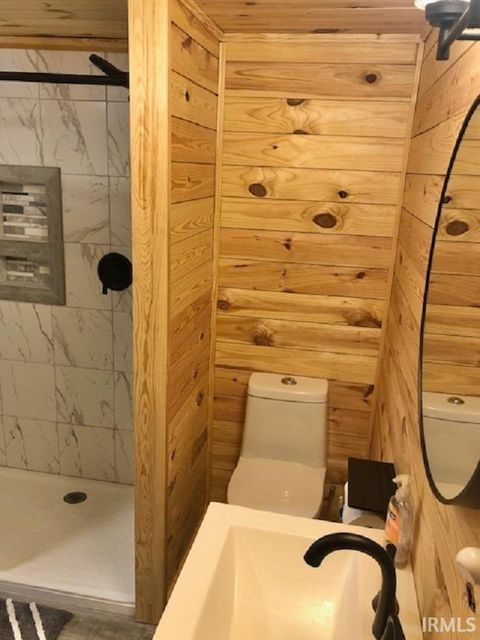 Tiny photo for 235 N Corporation Line Road, Veedersburg, IN 47987 (MLS # 202545512)