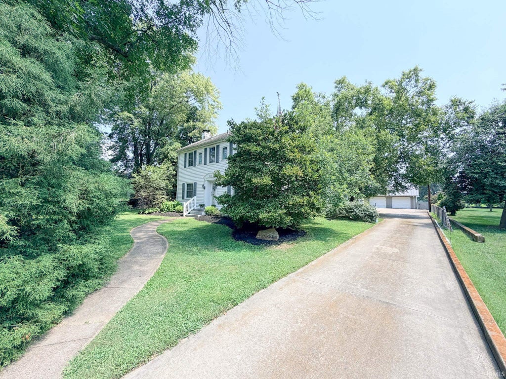 Photo of 646 Plaza Drive, Evansville, IN 47715 (MLS # 202630684)