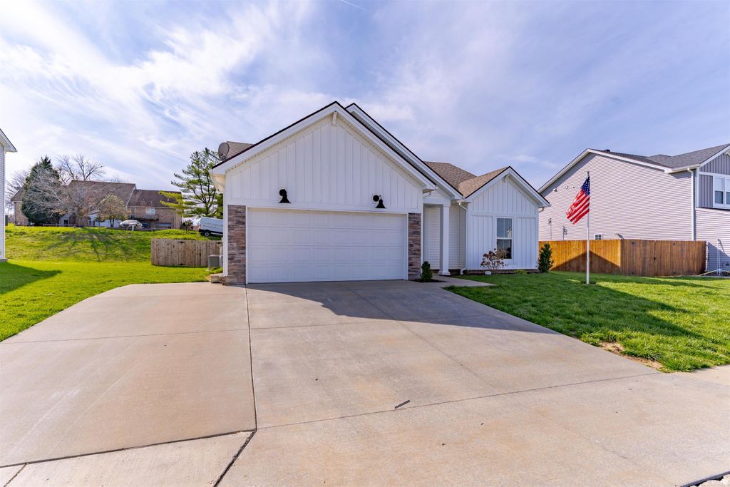 Photo of 1245 Helen Court, Boonville, IN 47601 (MLS # 202609891)