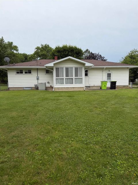 Tiny photo for 400 E Roselawn Drive, Logansport, IN 46947 (MLS # 202624421)