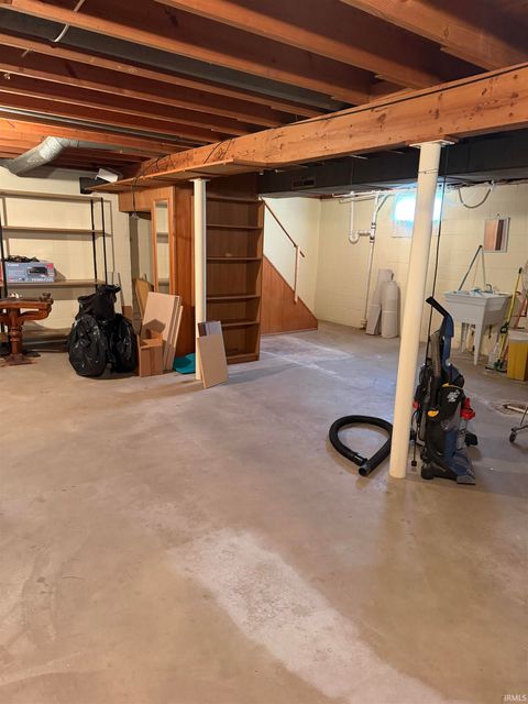 Tiny photo for 400 E Roselawn Drive, Logansport, IN 46947 (MLS # 202624421)