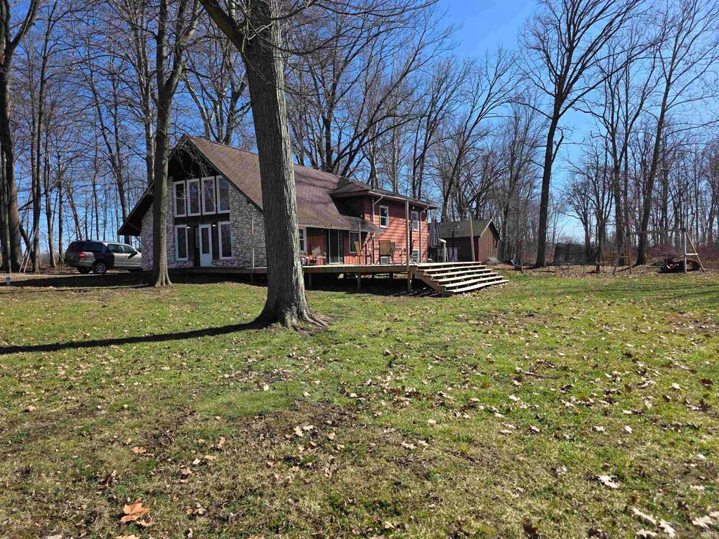 Photo of 12011 Tyler Road, Lakeville, IN 46536 (MLS # 202609105)