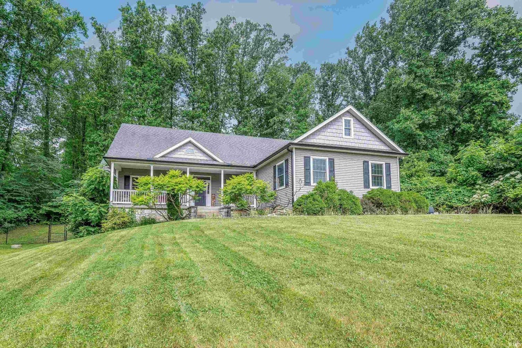 Photo of 4923 N Chatham Drive, Bloomington, IN 47404 (MLS # 202636955)