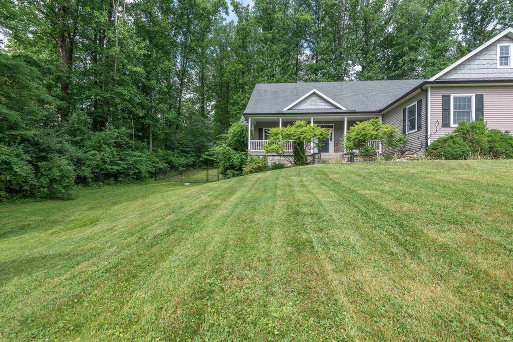 Photo of 4923 N Chatham Drive, Bloomington, IN 47404 (MLS # 202636955)