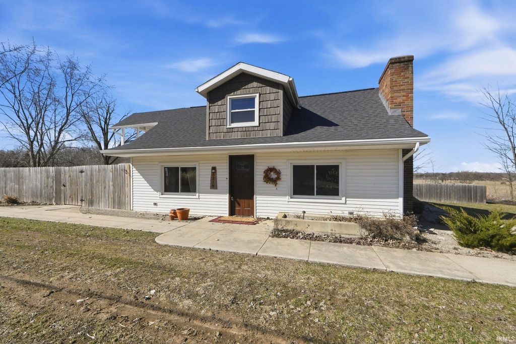 Photo of 6218 County Road 427 Road, Auburn, IN 46706 (MLS # 202608012)