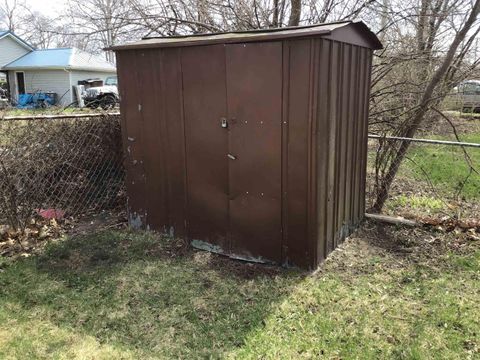 Tiny photo for 606 N Market Street, Winamac, IN 46996 (MLS # 202610274)