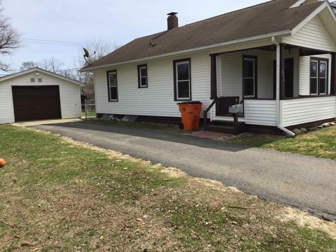 Tiny photo for 606 N Market Street, Winamac, IN 46996 (MLS # 202610274)