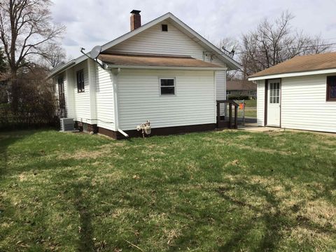 Tiny photo for 606 N Market Street, Winamac, IN 46996 (MLS # 202610274)