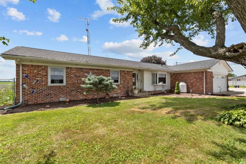 Tiny photo for 3949 E 250 North Road, Kokomo, IN 46901 (MLS # 202630064)