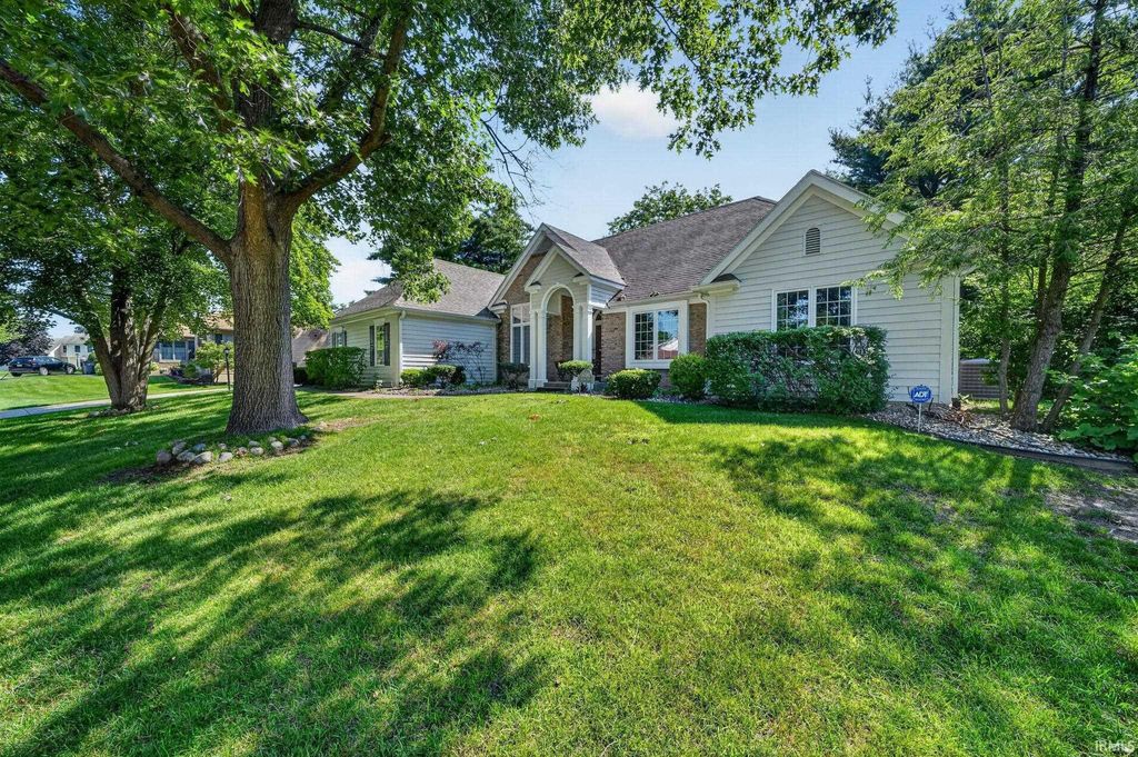 Photo of 52592 Willow Bend Drive, Granger, IN 46530 (MLS # 202627452)