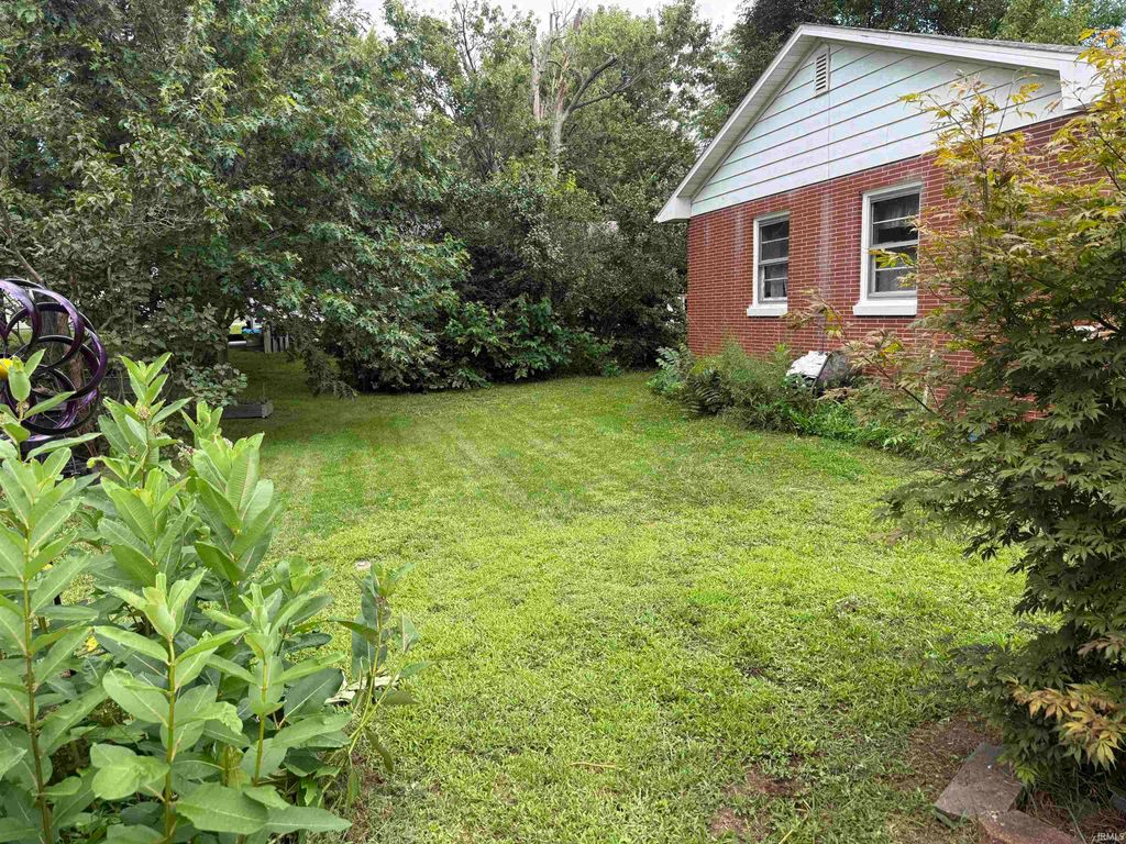 Photo of 410 S Main Street, Farmland, IN 47340 (MLS # 202630002)