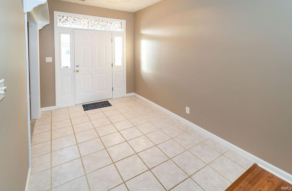 Photo of 3800 Canterbury Court, Newburgh, IN 47630 (MLS # 202549799)