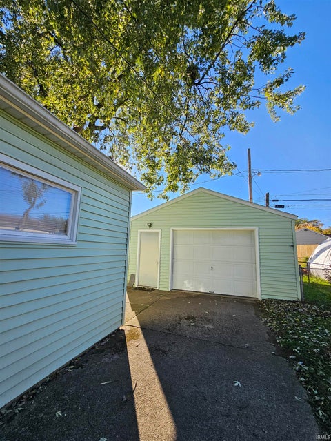 Tiny photo for 1601 Bayer Avenue, Fort Wayne, IN 46805 (MLS # 202642518)