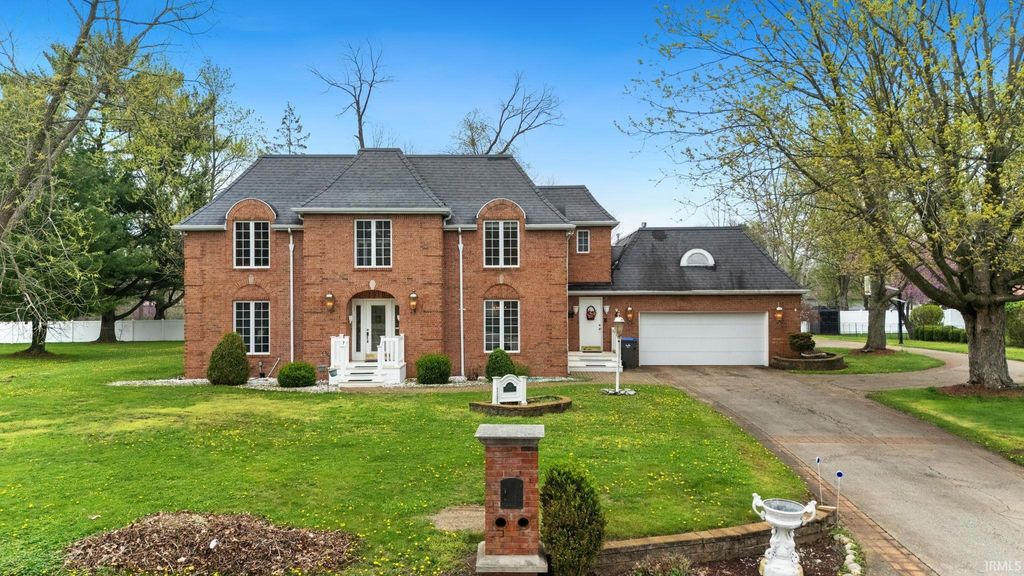 Photo of 1910 Deer Trail, Warsaw, IN 46580 (MLS # 202613929)