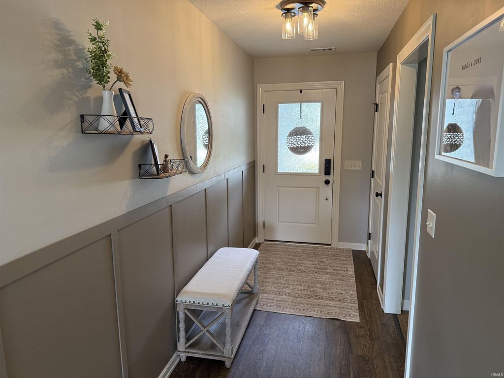 Photo of 16860 Hatstick Court, Fort Wayne, IN 46845 (MLS # 202620520)