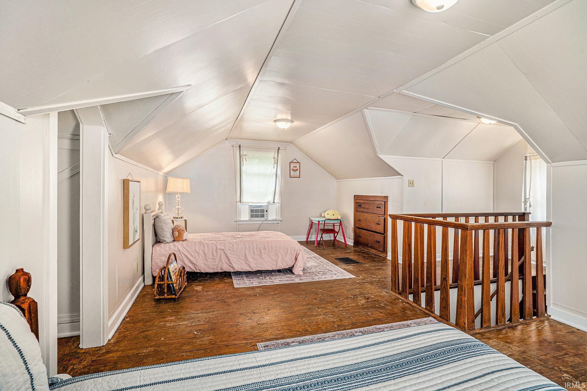 Goshen, Indiana 46528, United States, 2 Bedrooms Bedrooms, ,1 BathroomBathrooms,Residential,Pending,140990