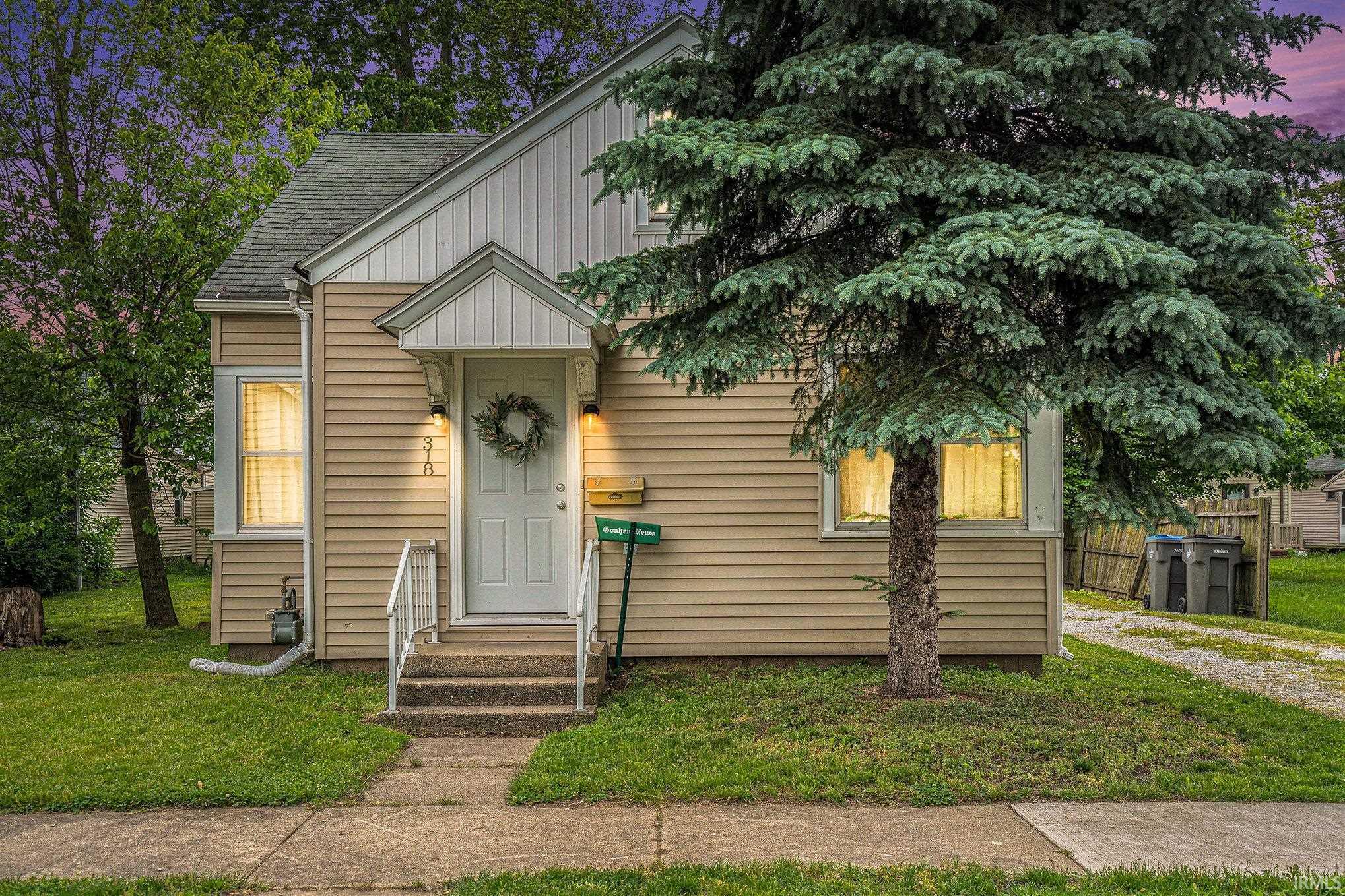 Goshen, Indiana 46528, United States, 2 Bedrooms Bedrooms, ,1 BathroomBathrooms,Residential,Pending,140990