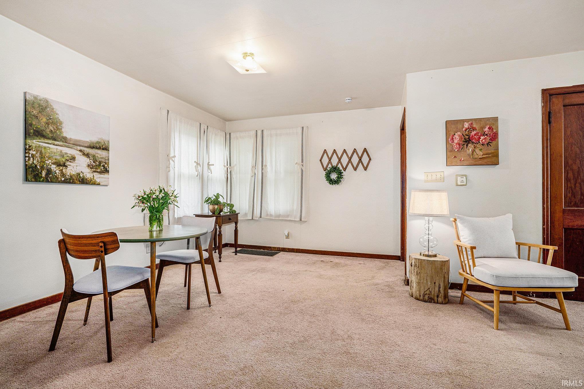 Goshen, Indiana 46528, United States, 2 Bedrooms Bedrooms, ,1 BathroomBathrooms,Residential,Pending,140990