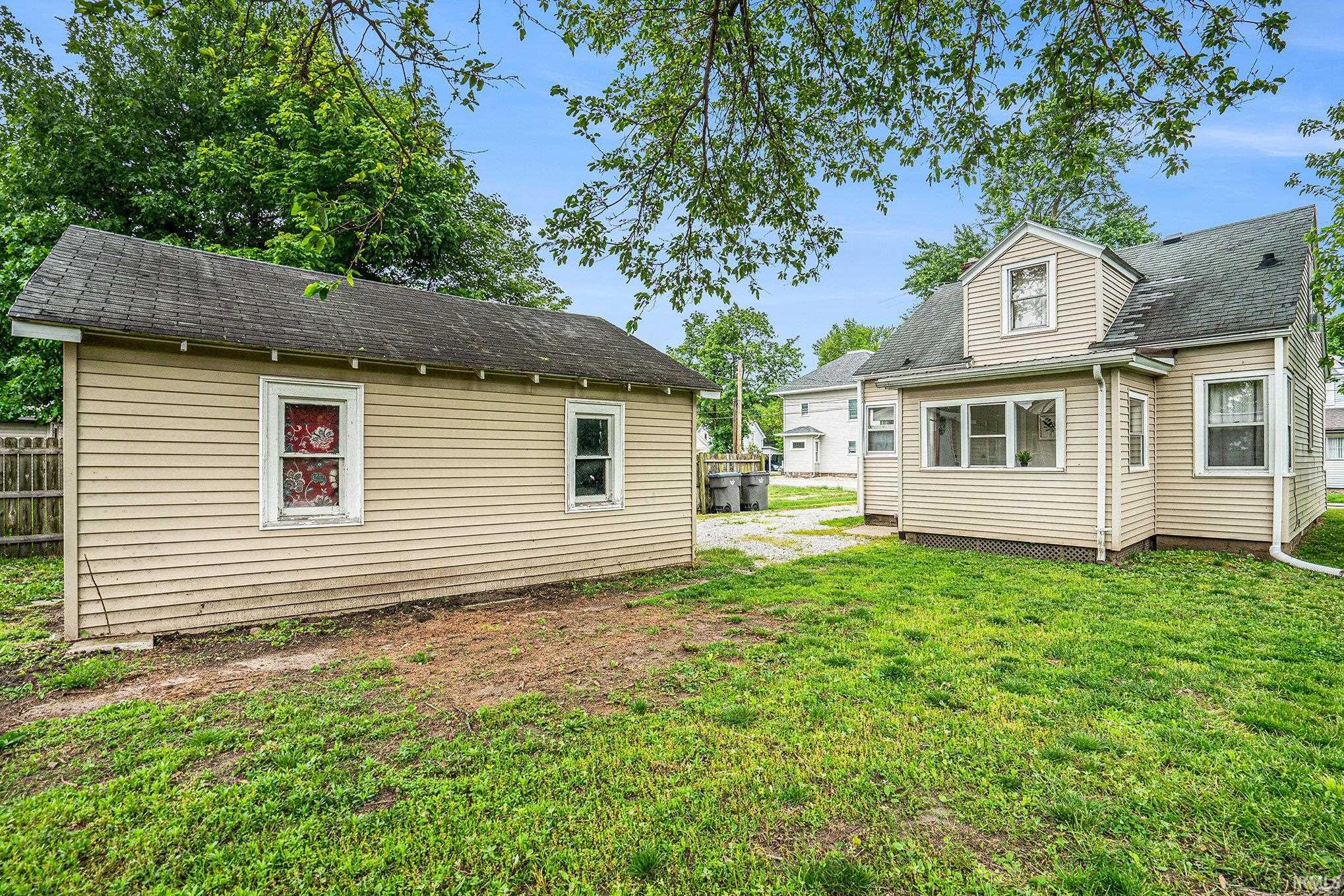 Goshen, Indiana 46528, United States, 2 Bedrooms Bedrooms, ,1 BathroomBathrooms,Residential,Pending,140990