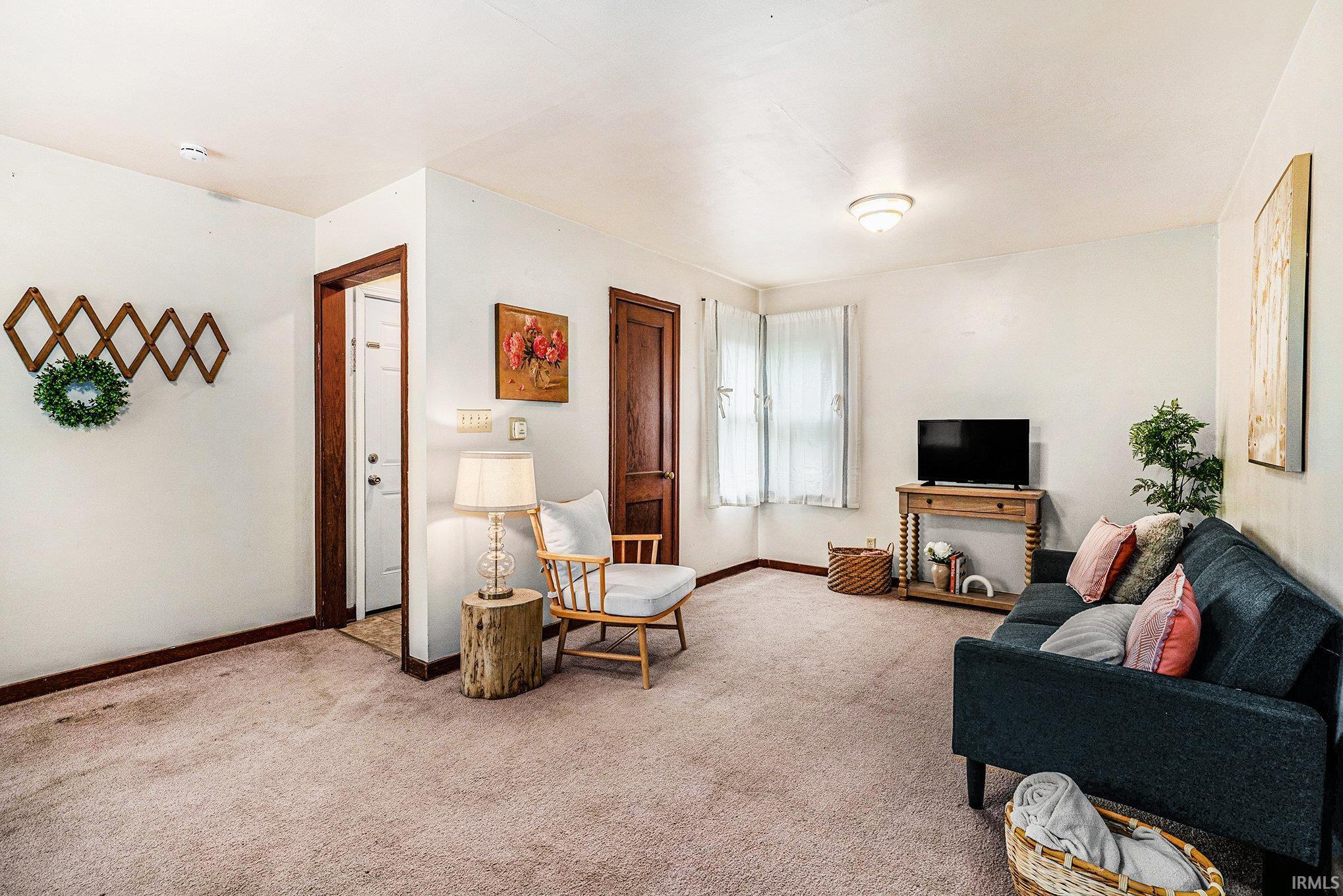 Goshen, Indiana 46528, United States, 2 Bedrooms Bedrooms, ,1 BathroomBathrooms,Residential,Pending,140990