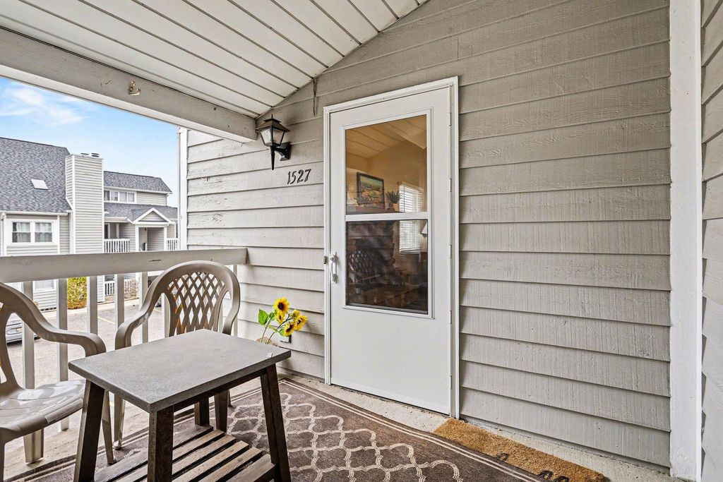 Photo of 1527 N Oakhill Drive, South Bend, IN 46637 (MLS # 202612804)