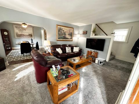 Tiny photo for 301 E Eckman Street, South Bend, IN 46614 (MLS # 202541327)