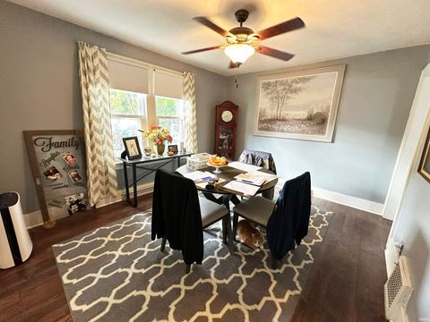 Tiny photo for 301 E Eckman Street, South Bend, IN 46614 (MLS # 202541327)