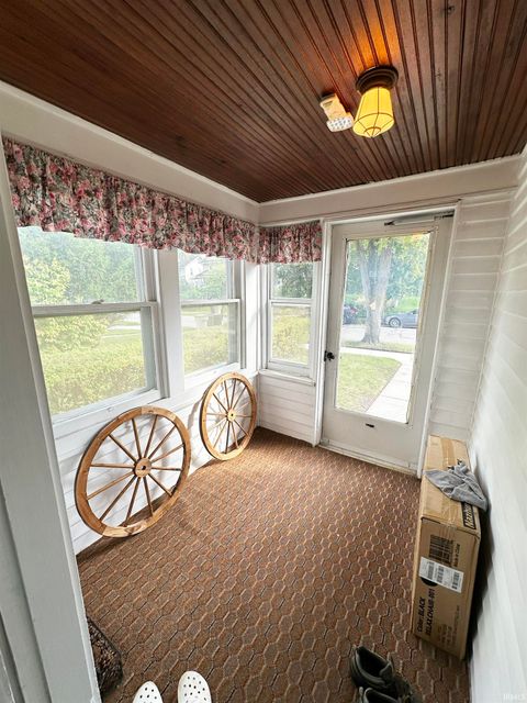 Tiny photo for 301 E Eckman Street, South Bend, IN 46614 (MLS # 202541327)