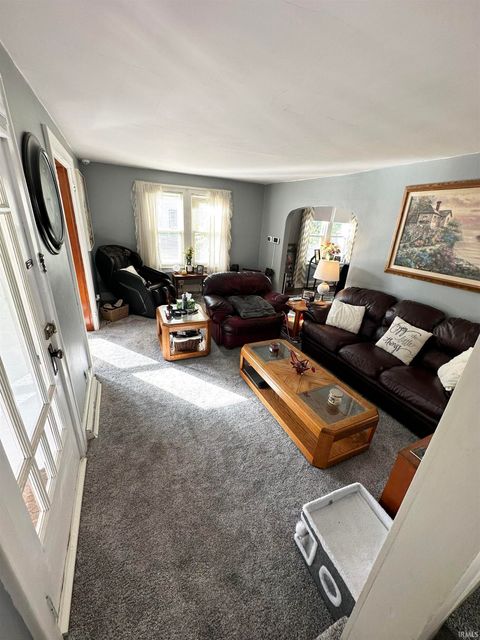 Tiny photo for 301 E Eckman Street, South Bend, IN 46614 (MLS # 202541327)