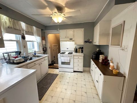 Tiny photo for 301 E Eckman Street, South Bend, IN 46614 (MLS # 202541327)