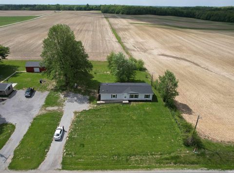 Tiny photo for 5129 W State Road 32 Highway, Crawfordsville, IN 47933 (MLS # 202618510)