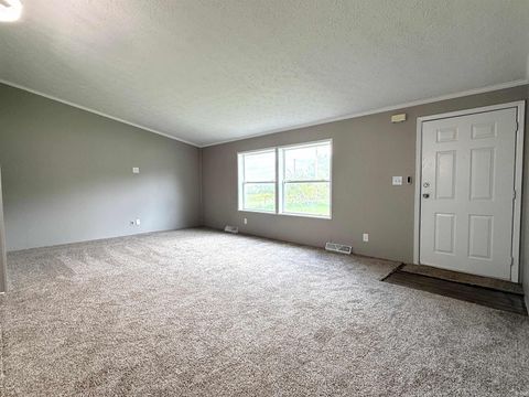 Tiny photo for 5129 W State Road 32 Highway, Crawfordsville, IN 47933 (MLS # 202618510)