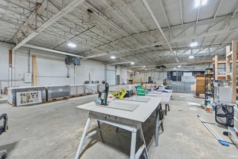 Tiny photo for 1650 Cass Street, Fort Wayne, IN 46808 (MLS # 202638011)