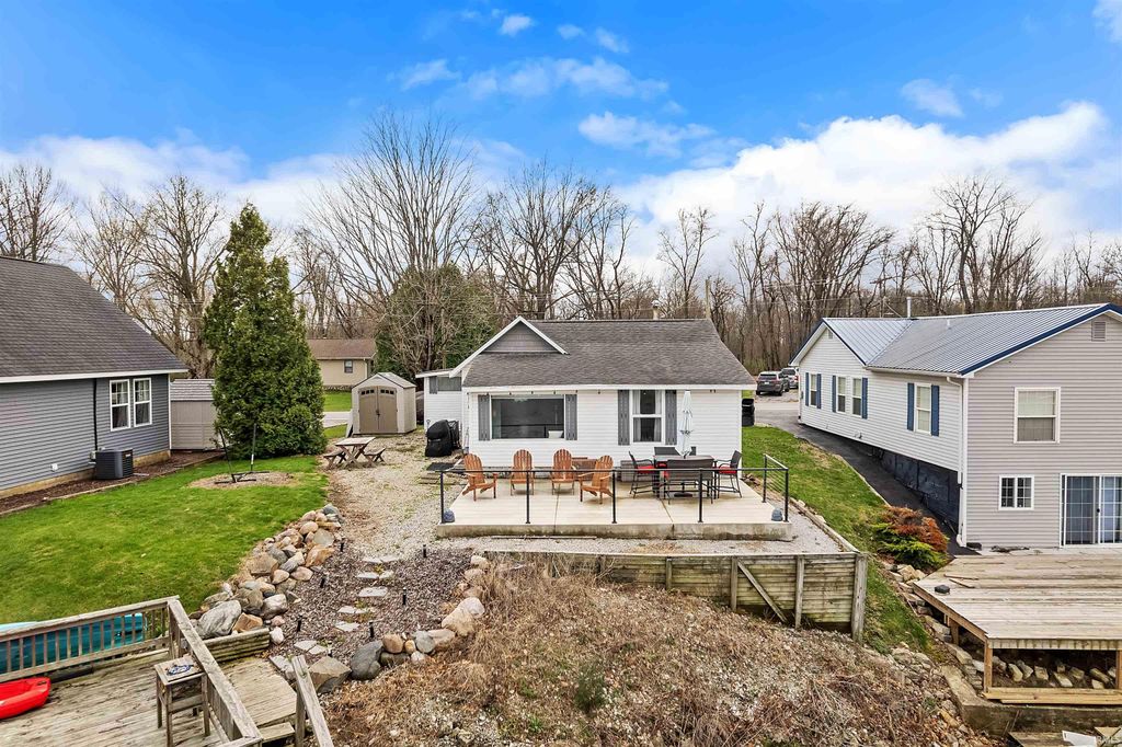 Photo of 6113 N 300 E Road, Monon, IN 47959 (MLS # 202611523)