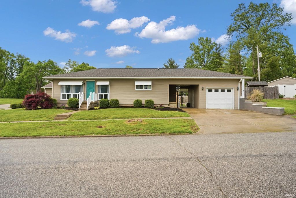 Photo of 234 Shawnee Drive, Bedford, IN 47421 (MLS # 202615366)