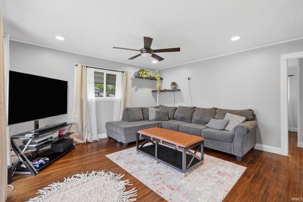 Photo of 234 Shawnee Drive, Bedford, IN 47421 (MLS # 202615366)